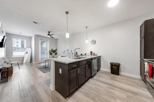 Bold 2129 I Modern Apartment With Free Parking in Saint Peters, USA