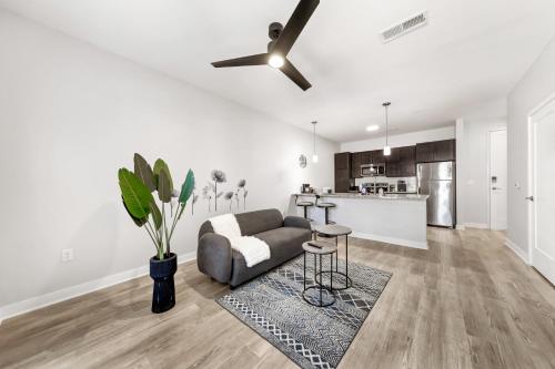 Bold 2129 I Modern Apartment With Free Parking in Saint Peters, USA