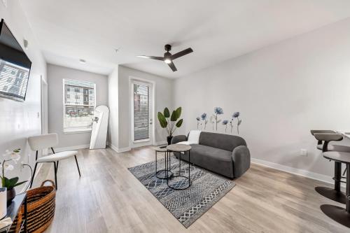 Bold 2129 I Modern Apartment With Free Parking in Saint Peters, USA