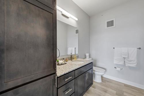 Bold 2202 I Parking I Pool I Gym I Parking