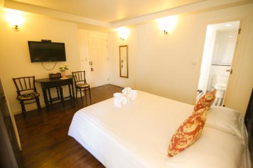 room detail thumbnail 0