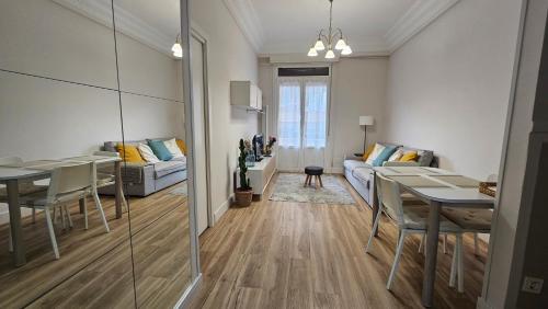 Central River Room - private WC, Bilbao (photo 10)
