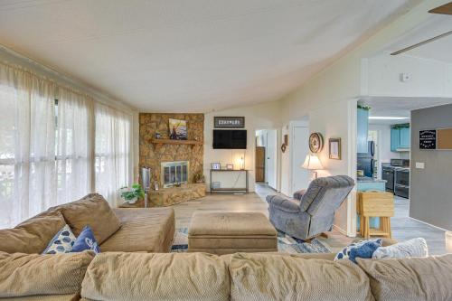 Lakefront Gun Barrel City Home with Dock and Deck in Gun Barrel City, USA