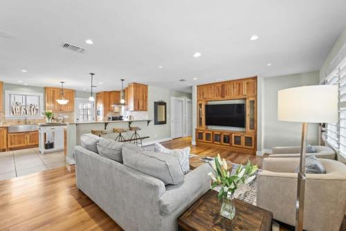 Beautiful Home seconds from Main St in Fredericksburg, USA