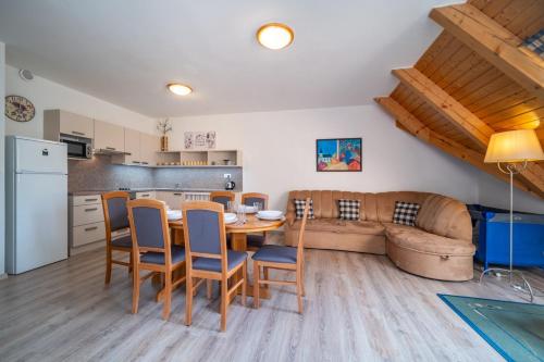 ห้องครัว, Apartment Riviera 510-22 Lipno Home in ลิพโน นาด เวลทาวู