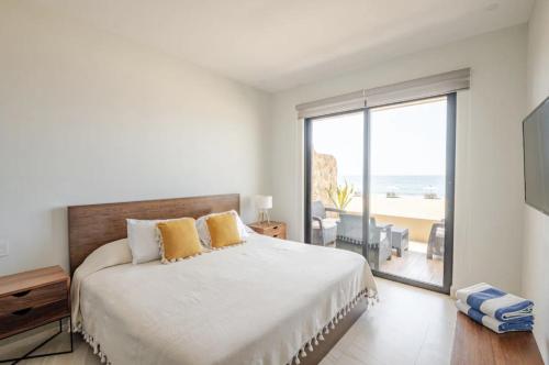Oceanfront condo with terrace – khách sạn tại San Francisco