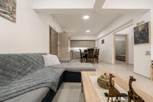 Manos Apartments