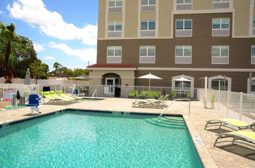Holiday Inn Express & Suites - St. Petersburg - Madeira Beach an IHG Hotel - image 6