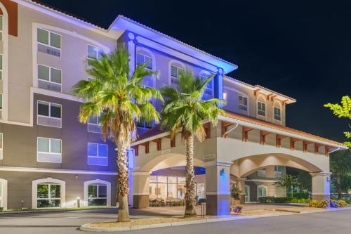 Holiday Inn Express & Suites St. Petersburg - Seminole Area By IHG - 숙소 외관