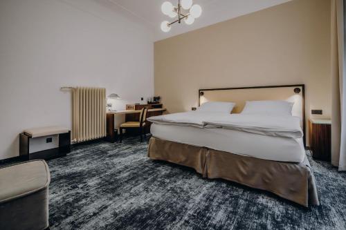 Esplanade Self Check-in Hotel Room Type - Standard Family Room