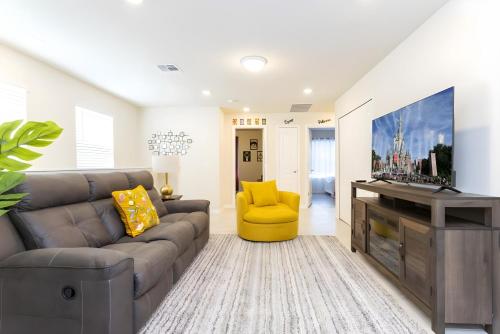 Solterra Resort: 5-BR themed rooms and pool in Davenport, USA