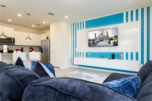 Solterra Resort: 5-BR themed rooms and pool in Davenport, USA