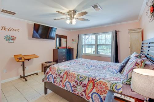 Apt with Shared Pool - 23 Miles to LakePoint! - image 10