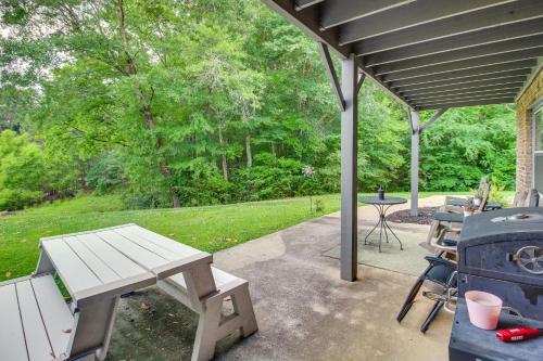 Kingston Home with Shared Pool - 23 Mi to LakePoint! in Smyrna (GA)