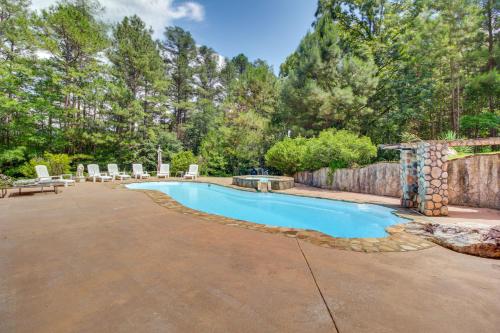 Kingston Home with Shared Pool - 23 Mi to LakePoint! in Smyrna (GA)