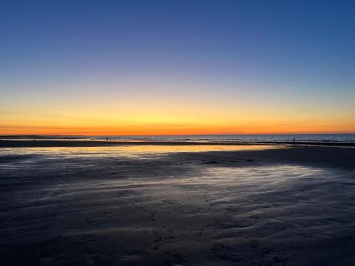 Studio moderne en bord de mer