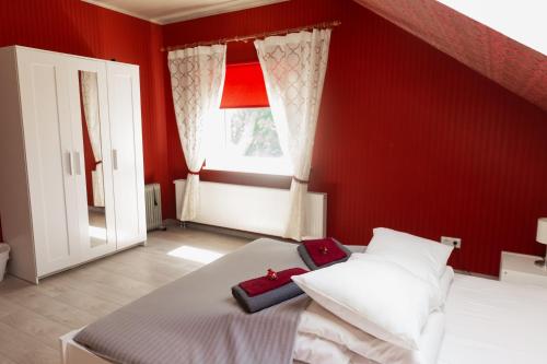 Bed, Konrad Family Guesthouse in Kudjape