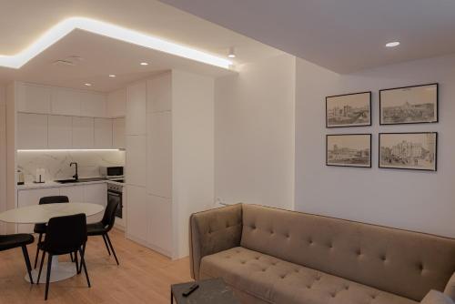 Elrea Living 3BR City View Apartment, Tirana (photo 8)