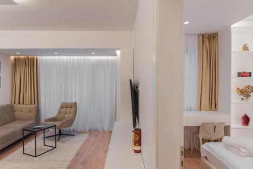 Elrea Living 3BR City View Apartment, Tirana (photo 7)