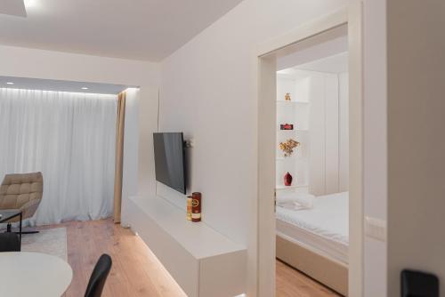Elrea Living 3BR City View Apartment, Tirana (photo 9)
