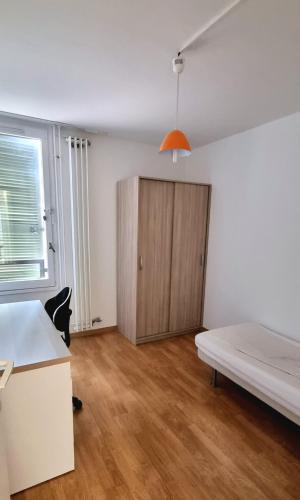 Appartement avec grand salon, barbecue et terrasse proche Paris et Disney in Champs Sur Marne