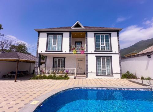 White vip Villa