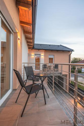 Balcony/terrace, Melomi Apartman in Sarvar