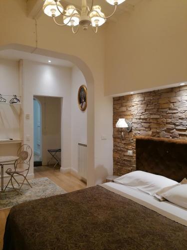 Double Room image 4