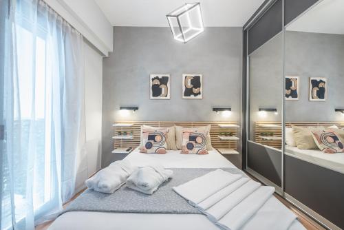 Newly Renovated Loft 1 min walk from metro by Cloudkeys - image 7