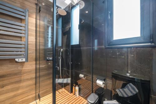 Newly Renovated Loft 1 min walk from metro by Cloudkeys - image 4