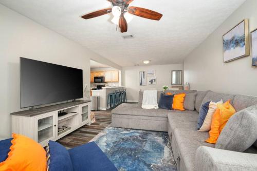 Vibrant Living Near Auburn University l 4BR 4BA