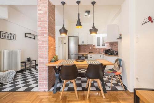Quiet Embassy Suite by CloudKeys, Athens