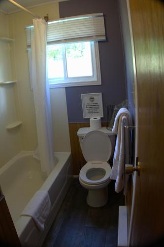 Port loring Northland Motel, Port Loring (photo 10)