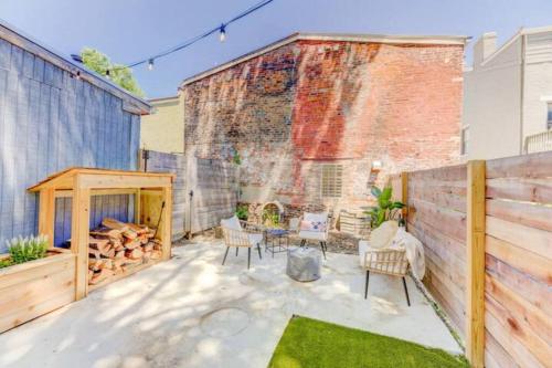 Pendleton Home with private backyard and firepit in Cincinnati, USA
