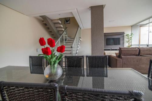 Facilities, Sobrado Luxuoso c/ 3 Suites e Piscina Quente in Vila Sao Jose