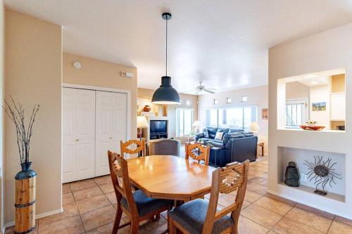 Relaxing Resort-Style 2BR-2BA Condo Retreat - Low Summer Rates! Relaxing Resort-Style 2BR-2BA Condo Retreat - Low Summer Rates!