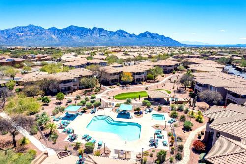 Relaxing Resort-Style 2BR-2BA Condo Retreat - Low Summer Rates! Relaxing Resort-Style 2BR-2BA Condo Retreat - Low Summer Rates!