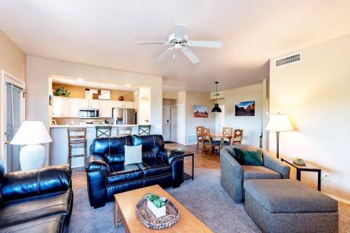 Relaxing Resort-Style 2BR-2BA Condo Retreat - Low Summer Rates! Relaxing Resort-Style 2BR-2BA Condo Retreat - Low Summer Rates!