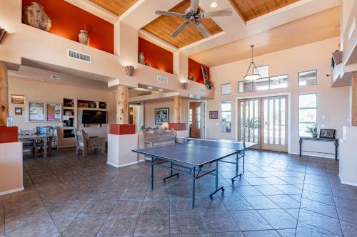 Relaxing Resort-Style 2BR-2BA Condo Retreat - Low Summer Rates! Relaxing Resort-Style 2BR-2BA Condo Retreat - Low Summer Rates!