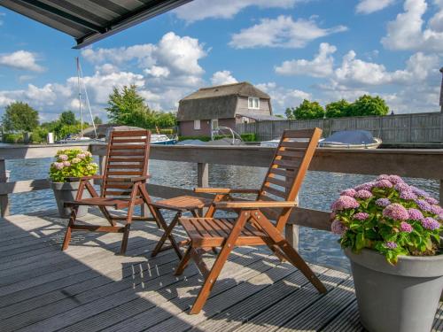 บริการและสิ่งอำนวยความสะดวก, Purperreiger 24-32 in เชนไดก์ เอน กีฟิทส์บูร์ท