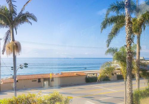 Malibu Contemporary Ocean View Home with Pool in Malibu, USA