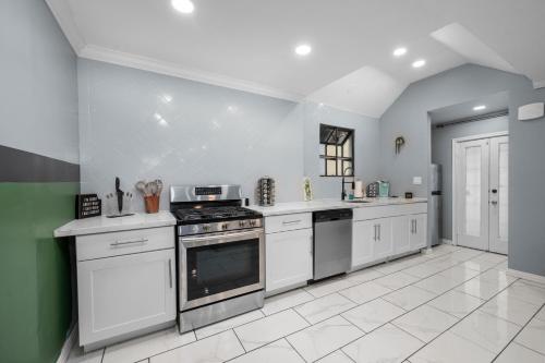 2BR Montrose Comfort with Free Park near Houston Szépművészeti Múzeum