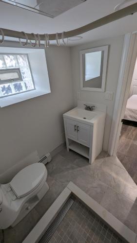 Cozy Studio 250sqf with kitchenette and private bathroom Close to Time Square NYC in North Bergen, USA