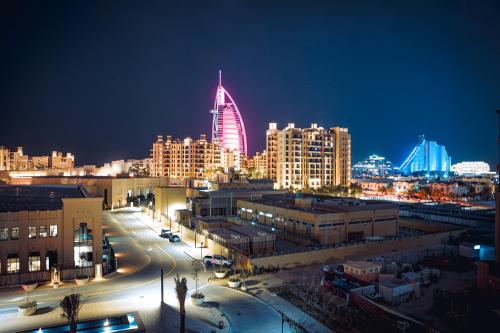Spectacular 2BR Apartment Full BurjAlArab View, Dubai (photo 8)