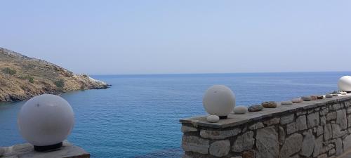 منظر, Balcony to Aegeon 4 in Apollonas