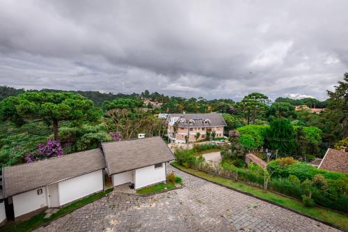 Chalés e Estúdios Villa Hegus com hidro lareira e ar condicionado e suítes