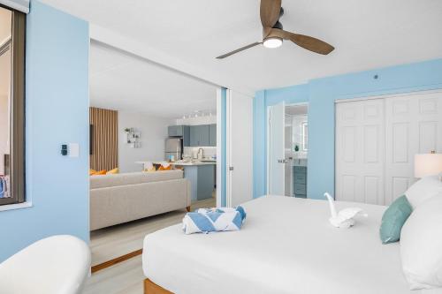 26FL with ocean views, steps from Waikiki beach - Tap to explore photos