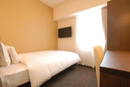 Single Room A - Non-Smoking image 7