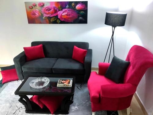 Nice House 2, Home theater And Netflix, Alexandria