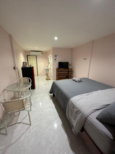 Smile Resort in Ang Thong